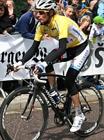 Frank Schleck dans le maillot jaune pendant le Tour de Luxembourg 2009